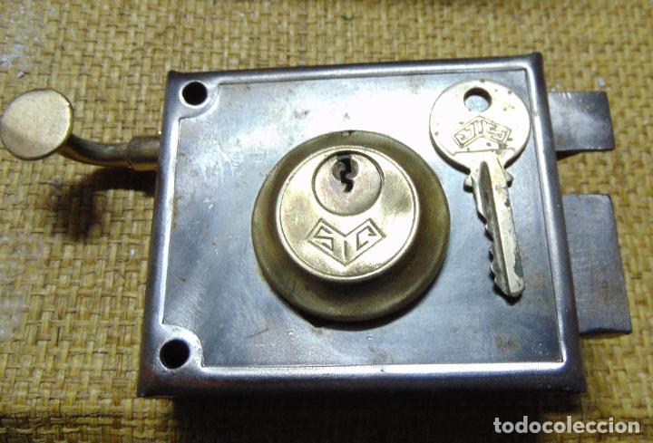 Antig&uuml;edades: cerradura jis, con llave funciona - Foto 3