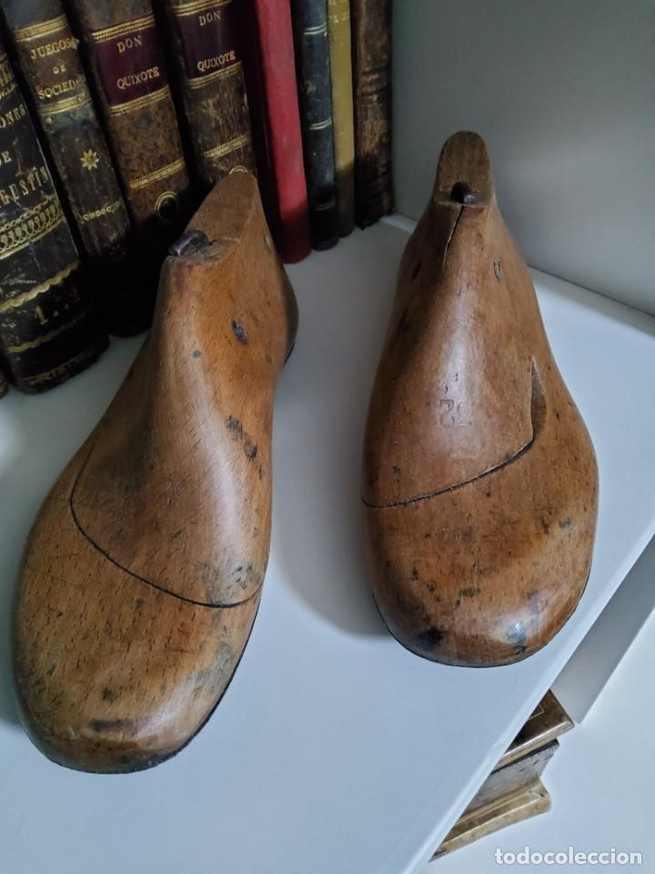 Antig&uuml;edades: ANTIGUO PAR DE HORMAS DE MADERA Y HIERRO DEL NUM. 32 - Foto 3