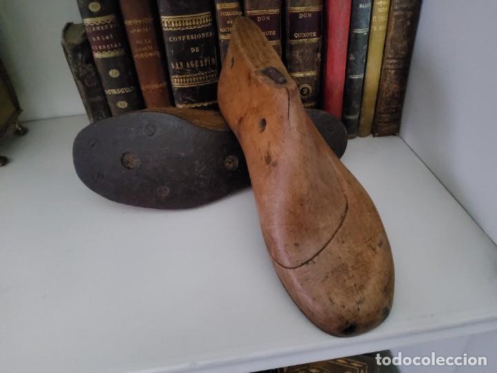 Antig&uuml;edades: ANTIGUO PAR DE HORMAS DE MADERA Y HIERRO DEL NUM. 32 - Foto 4