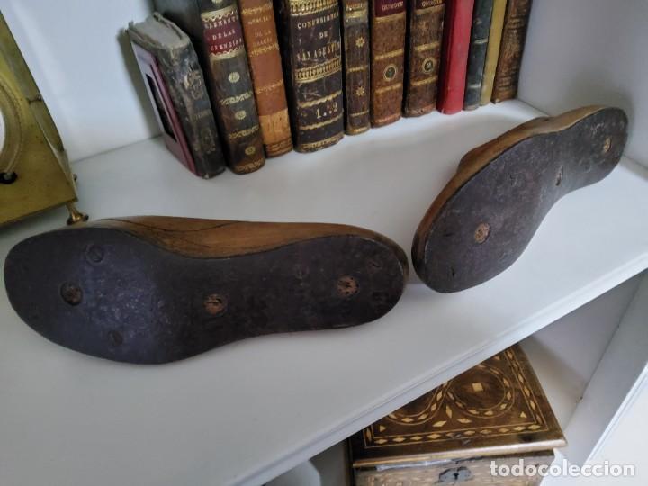 Antig&uuml;edades: ANTIGUO PAR DE HORMAS DE MADERA Y HIERRO DEL NUM. 32 - Foto 5
