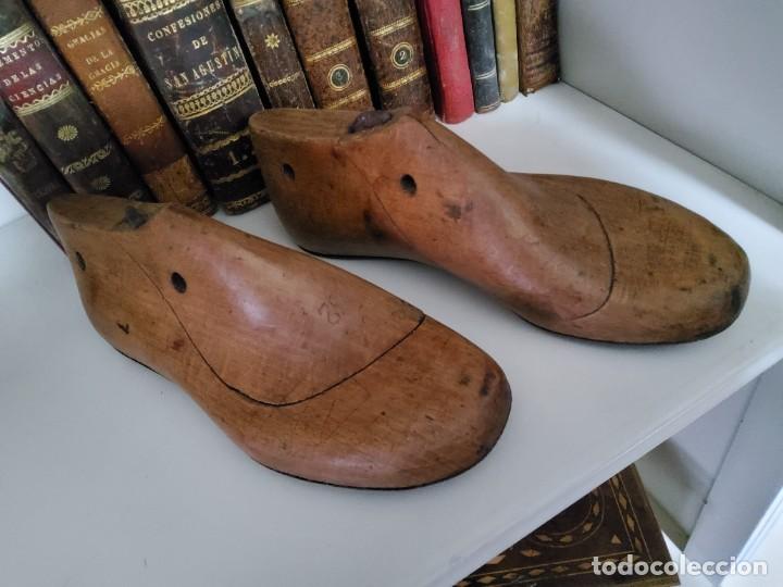 Antig&uuml;edades: ANTIGUO PAR DE HORMAS DE MADERA Y HIERRO DEL NUM. 32 - Foto 7