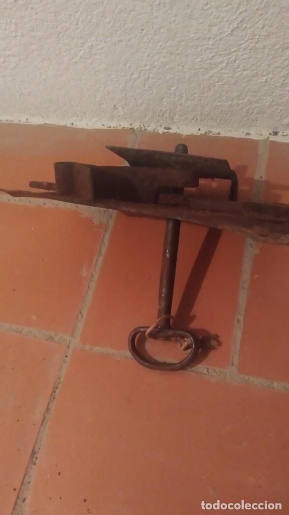 Antig&uuml;edades: Cerradura antigua ferro - Foto 1