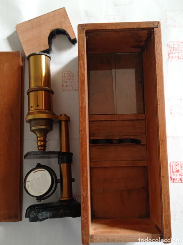 Antig&uuml;edades: Microscopio antiguo con 3 lentes - Foto 3
