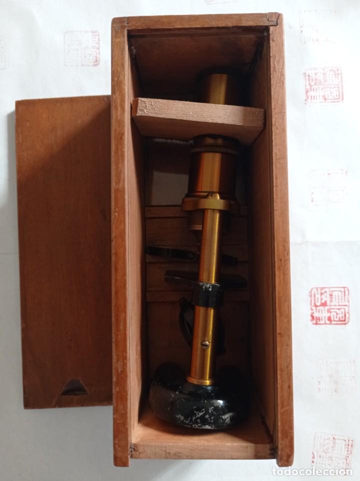 Antig&uuml;edades: Microscopio antiguo con 3 lentes - Foto 5