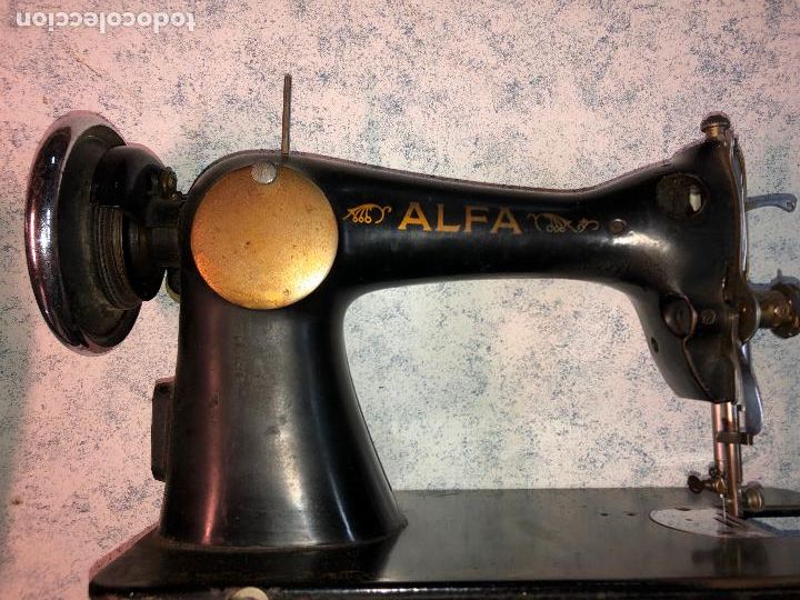 Antig&uuml;edades: M&aacute;quina de coser Alfa - Foto 3