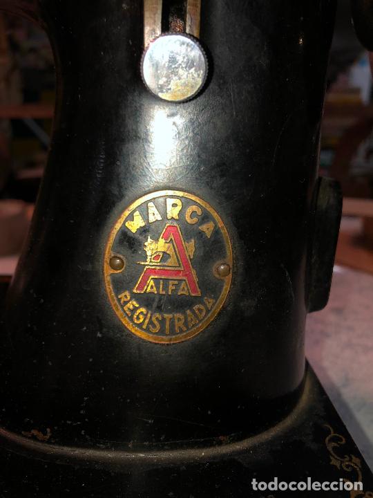 Antig&uuml;edades: M&aacute;quina de coser Alfa - Foto 13