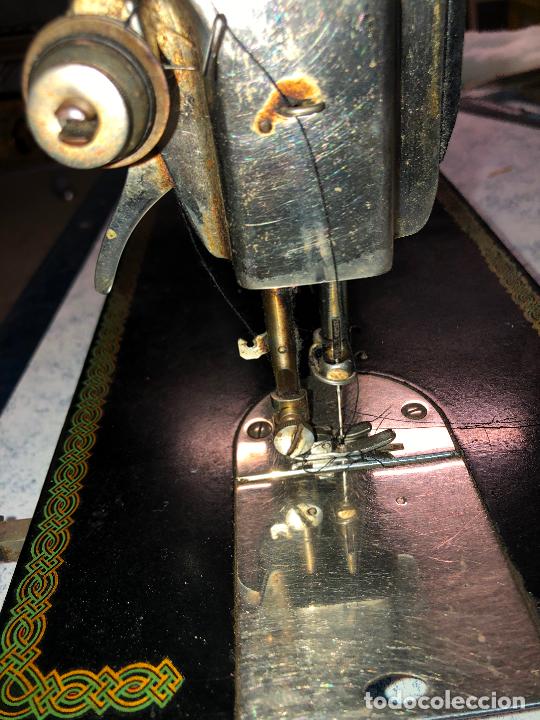 Antig&uuml;edades: Maquina de Coser Wertheim - Foto 5