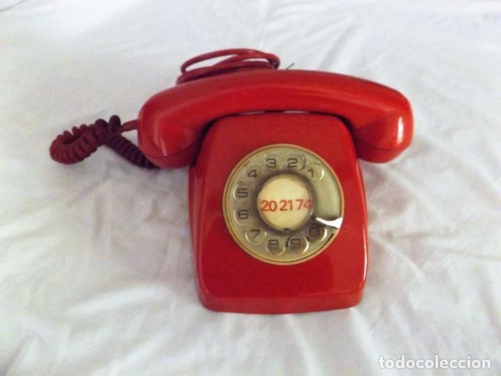 Tel&eacute;fonos: telefono de color rojo - Foto 1