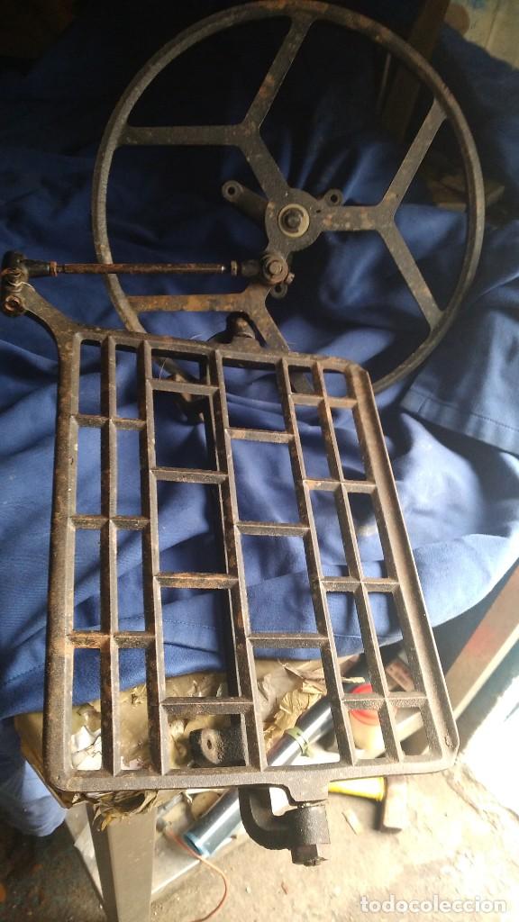 Antig&uuml;edades: pedal de maquina de coser - Foto 2