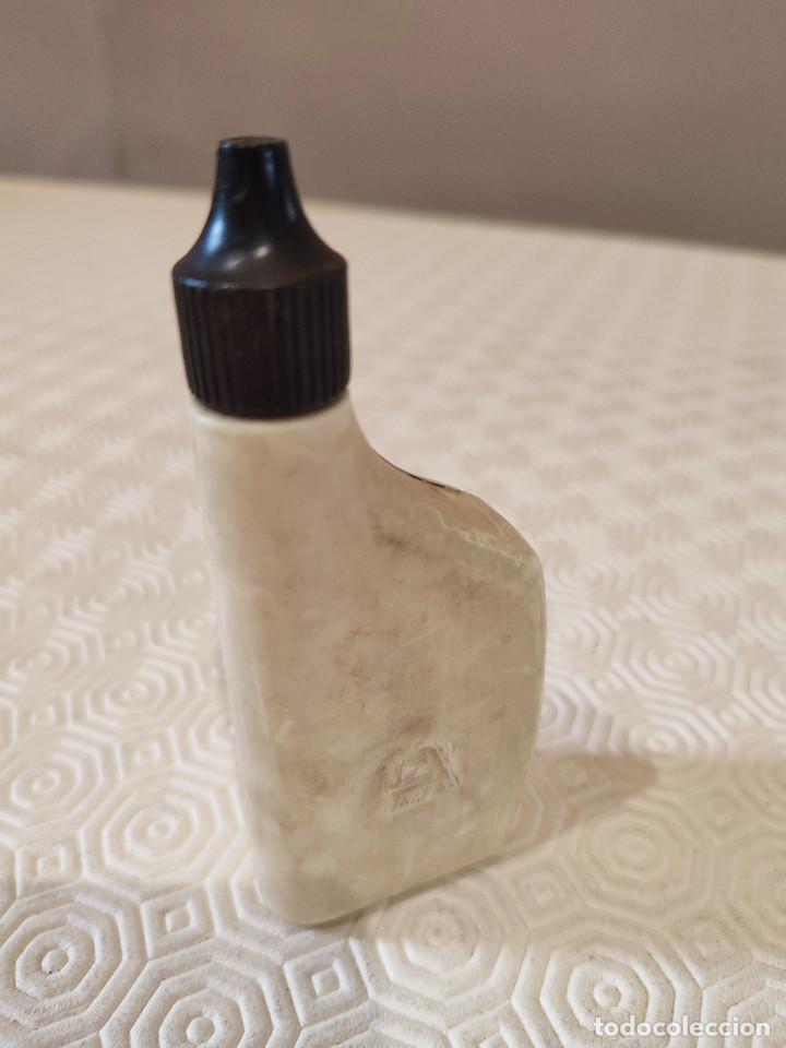 Antig&uuml;edades: ACEITERA DE PLASTICO ALFA PARA MAQUINAS DE COSER. - Foto 2