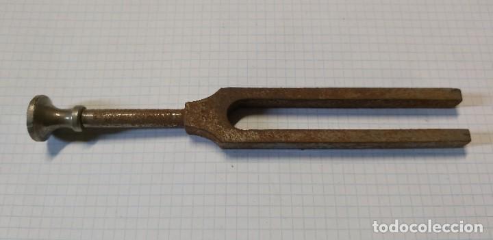 Antig&uuml;edades: Diapas&oacute;n 16 cm - Foto 1