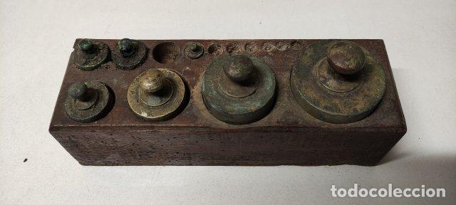 Antig&uuml;edades: ANTIGUO JUEGO PESAS DE BROMCE - Foto 2