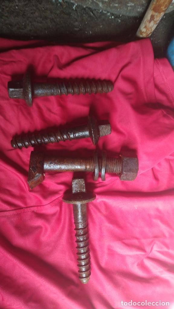 Antig&uuml;edades: tornillos de vias de tren antiguos-4 - Foto 2