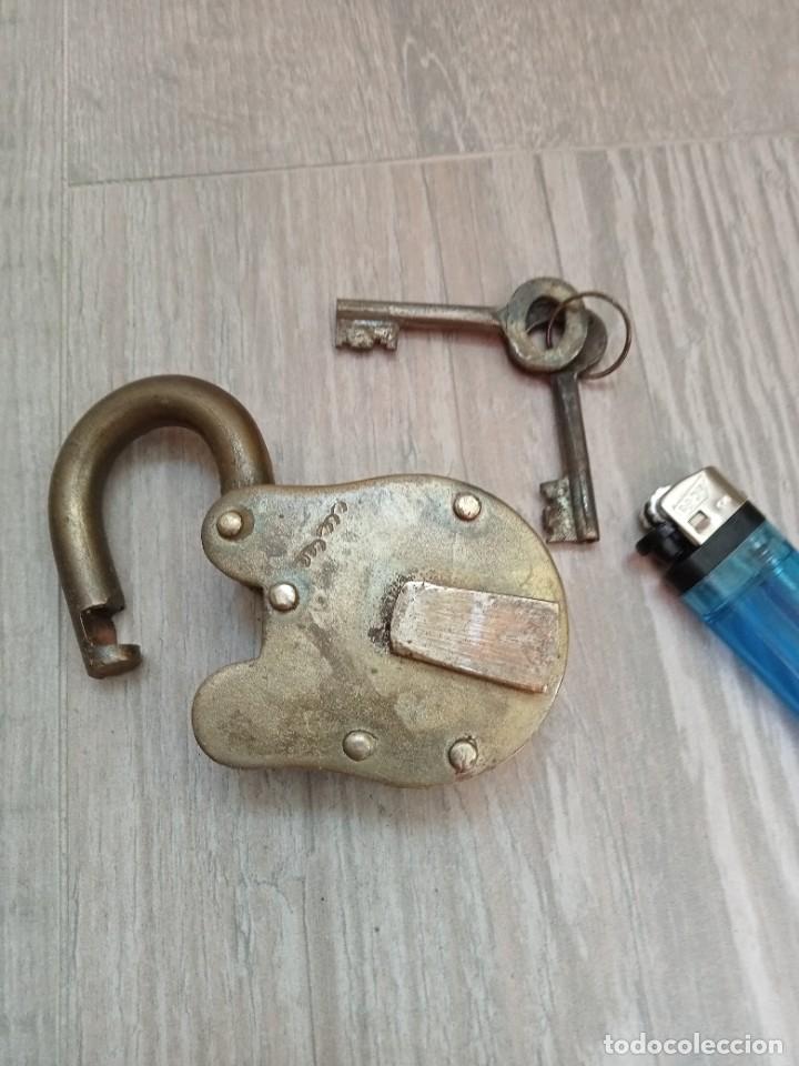 Antig&uuml;edades: Candado estilo antiguo hierro. - Foto 3