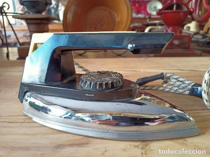 Antig&uuml;edades: Plancha el&eacute;ctrica, Solac - Foto 1