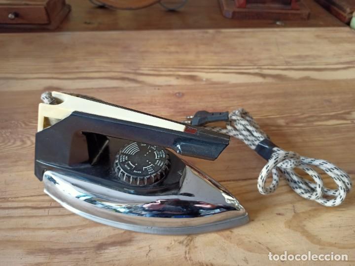 Antig&uuml;edades: Plancha el&eacute;ctrica, Solac - Foto 2