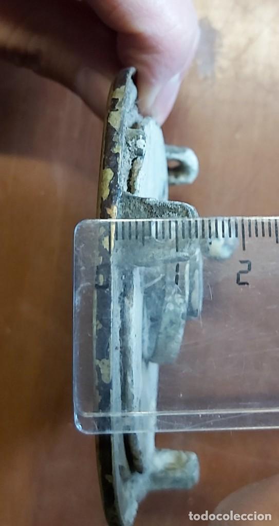 Antig&uuml;edades: Mirilla de bronce de 9 cm - Foto 3