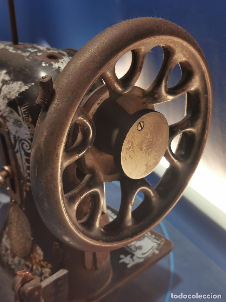 Antig&uuml;edades: M&aacute;quina de coser K&ouml;hler. - Foto 4