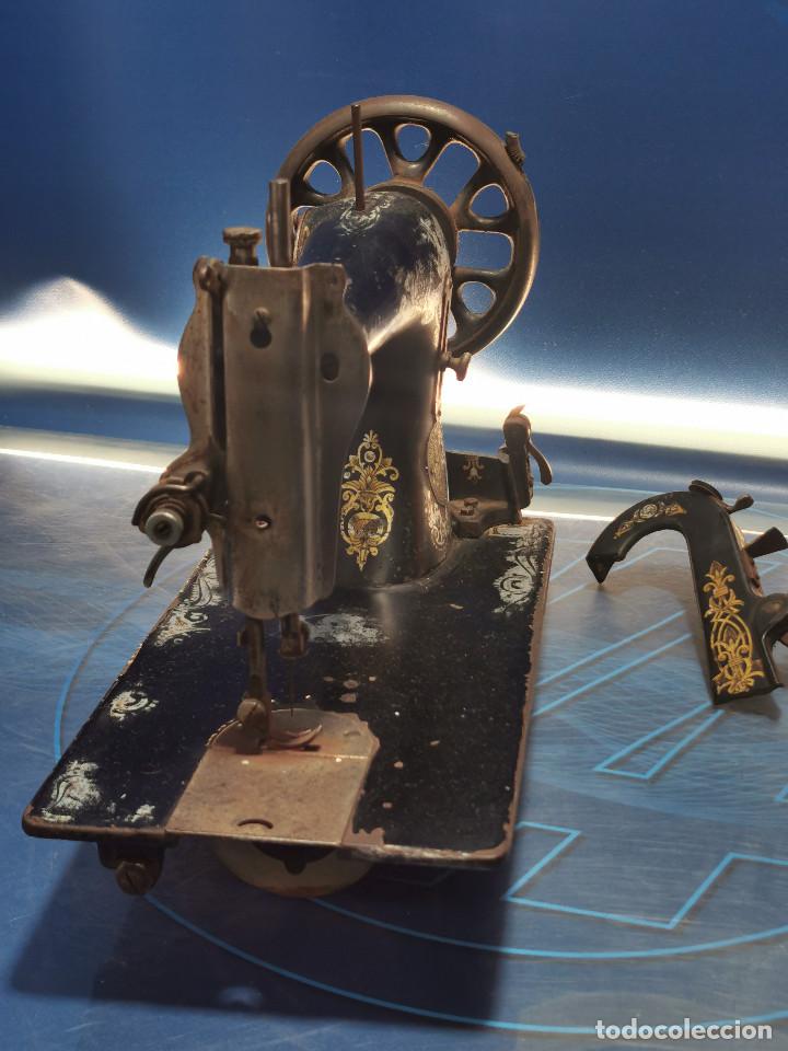 Antig&uuml;edades: M&aacute;quina de coser K&ouml;hler. - Foto 9