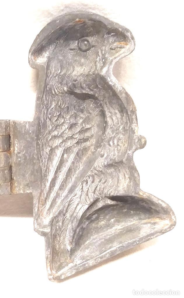 Antig&uuml;edades: Cacatua Troquel Molde Matriz. Med. 10 cm - Foto 1