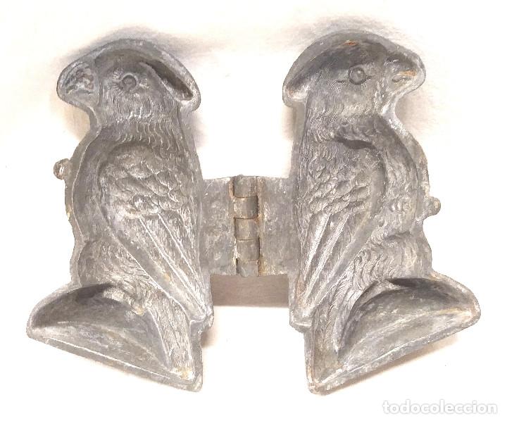 Antig&uuml;edades: Cacatua Troquel Molde Matriz. Med. 10 cm - Foto 2