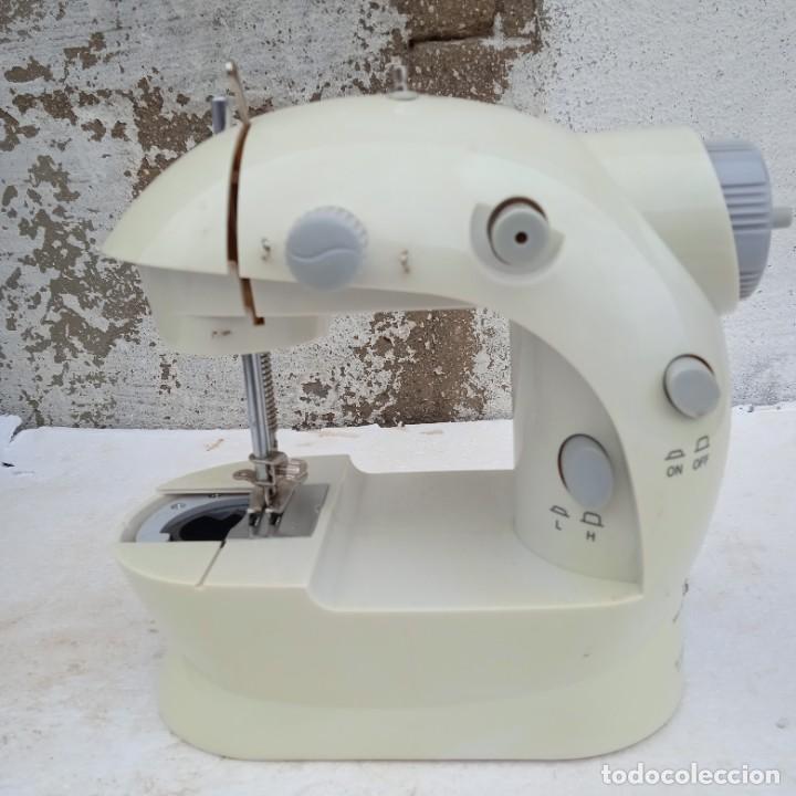 Antig&uuml;edades: Maquina de coser - Foto 1