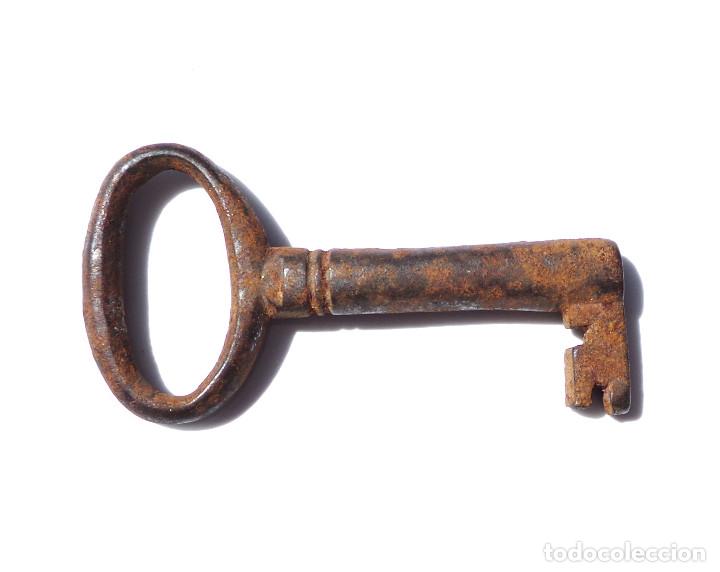 Antig&uuml;edades: LLAVE DE FORJA. COLECCI&Oacute;N. HUECA.- 7 CM DE LARGO - Foto 1