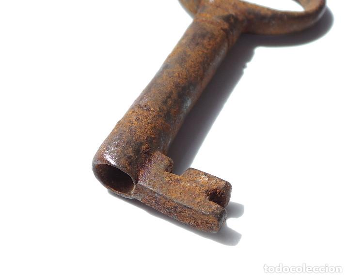 Antig&uuml;edades: LLAVE DE FORJA. COLECCI&Oacute;N. HUECA.- 7 CM DE LARGO - Foto 4