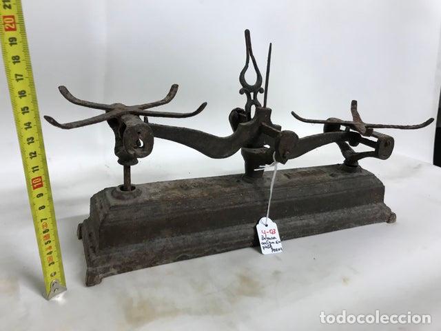 Antig&uuml;edades: Balanza hierro antigua sin platos - Foto 1