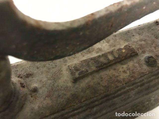 Antig&uuml;edades: Balanza hierro antigua sin platos - Foto 5