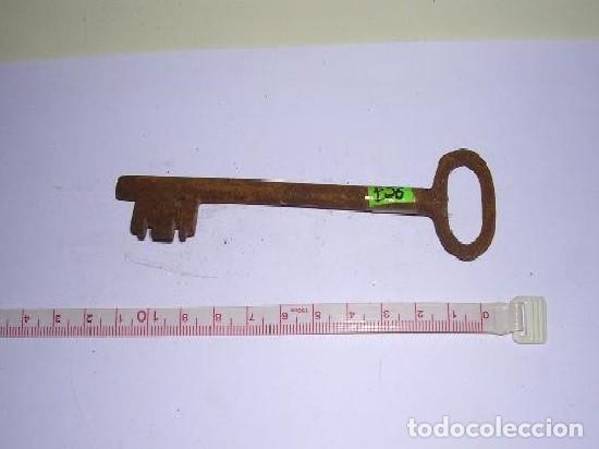 Antig&uuml;edades: ANTIGUA LLAVE DE HIERRO FORJADO - Foto 1