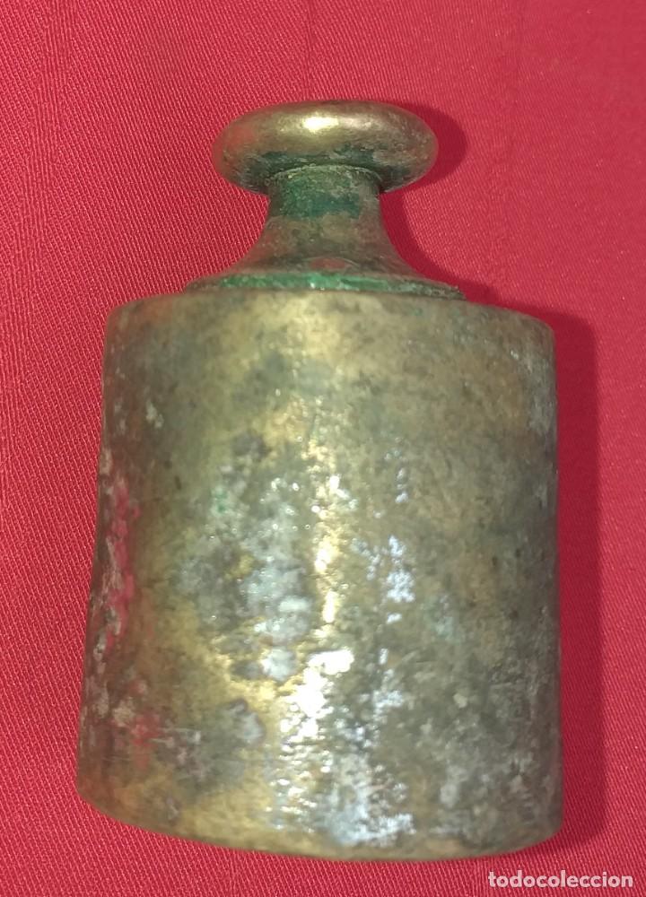 Antig&uuml;edades: ANTIGUA PESA DE BRONCE 500 GR - Foto 10