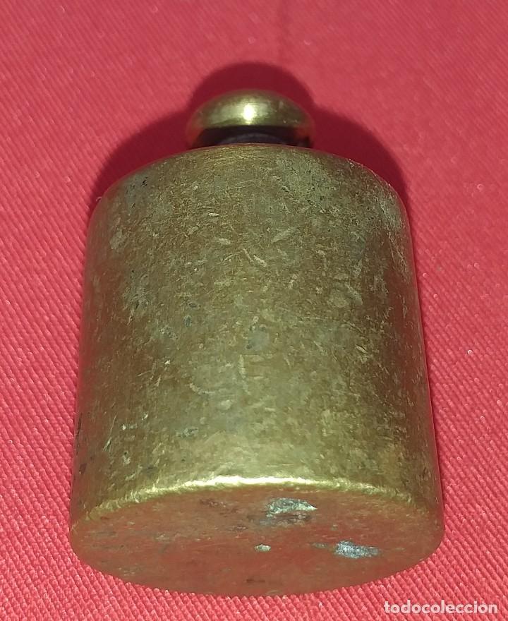 Antig&uuml;edades: ANTIGUA PESA DE BRONCE 100 GR - Foto 4