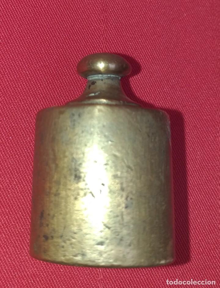 Antig&uuml;edades: ANTIGUA PESA DE BRONCE 100 GR - Foto 5