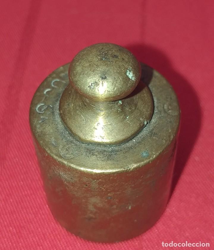 Antig&uuml;edades: ANTIGUA PESA DE BRONCE 100 GR - Foto 8