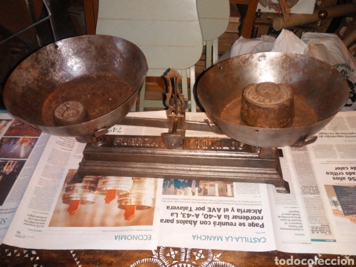 Antig&uuml;edades: BALANZA DE HIERRO FUNDIDO - Foto 1