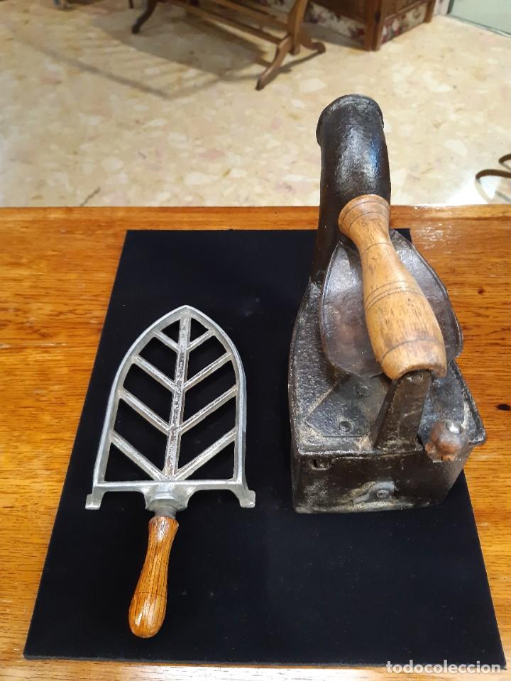 Antig&uuml;edades: PLANCHA DE CHIMENEA EN HIERRO DE CARBON - Foto 5