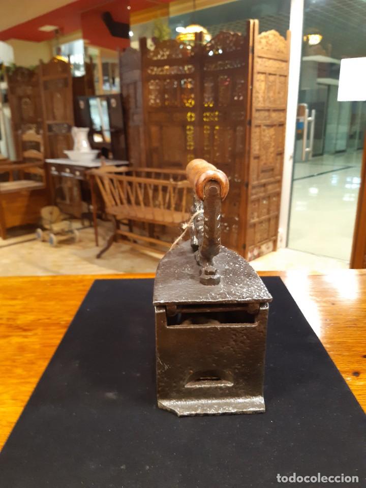 Antig&uuml;edades: PLANCHA EN HIERRO DE CARBON - Foto 2