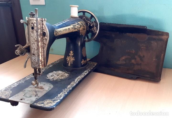 Antig&uuml;edades: Maquina de coser Singer antigua - Foto 2