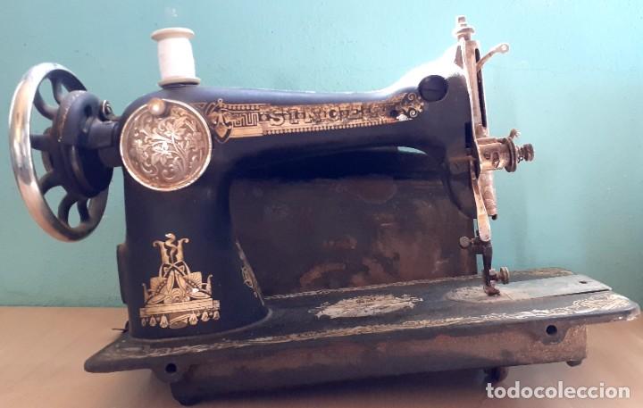 Antig&uuml;edades: Maquina de coser Singer antigua - Foto 3