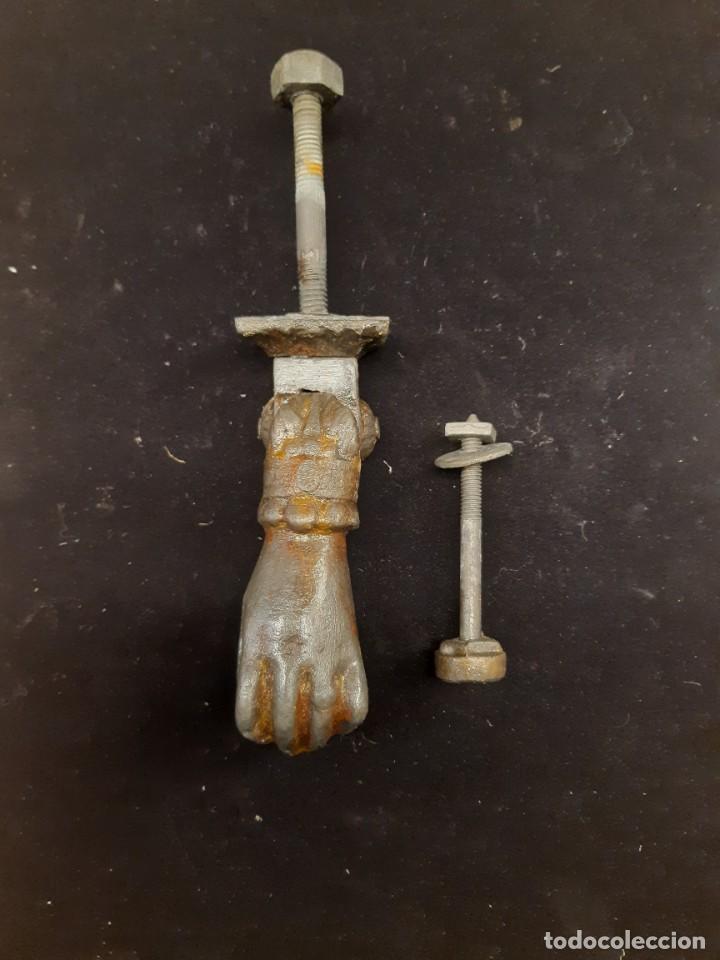 Antig&uuml;edades: ALDABA DE LA MANO DE SANTA FATIMA. - Foto 1