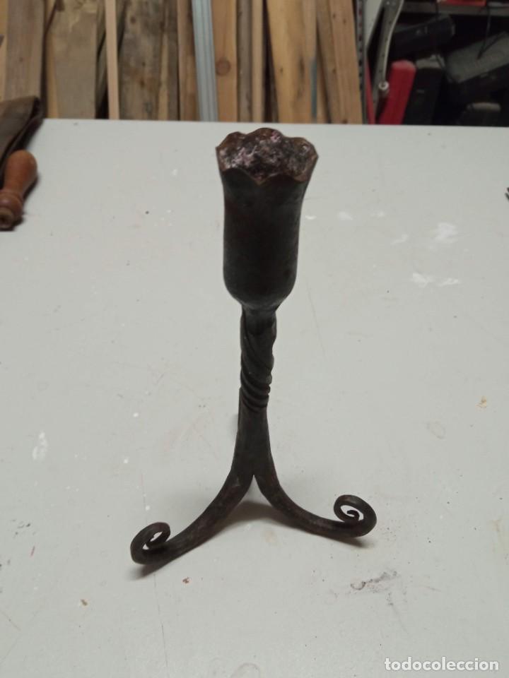 Antig&uuml;edades: Candelabro de Forja - Foto 1
