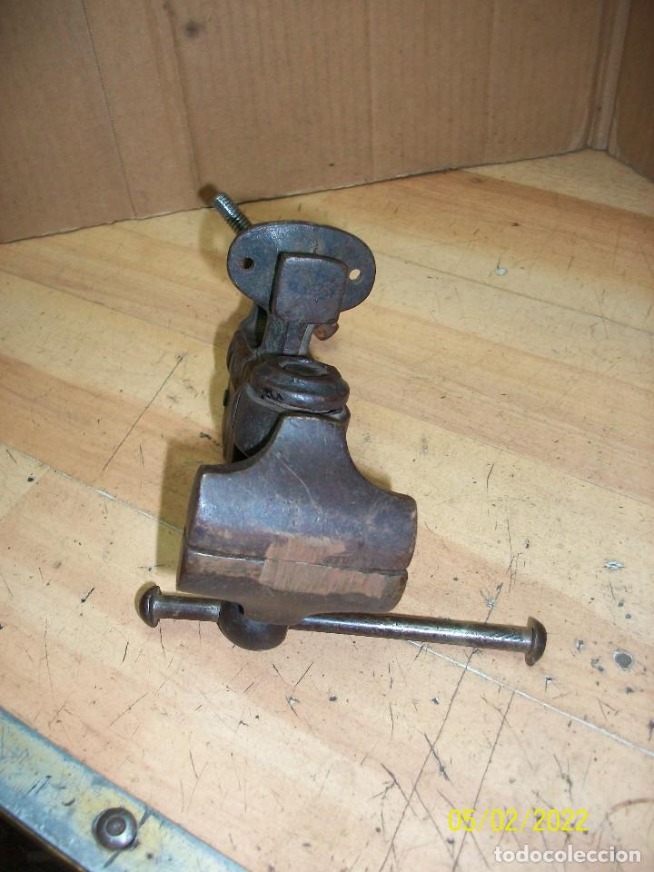 Antig&uuml;edades: ANTIGUO TORNILLO DE CARPINTERO O MECANICO - Foto 4