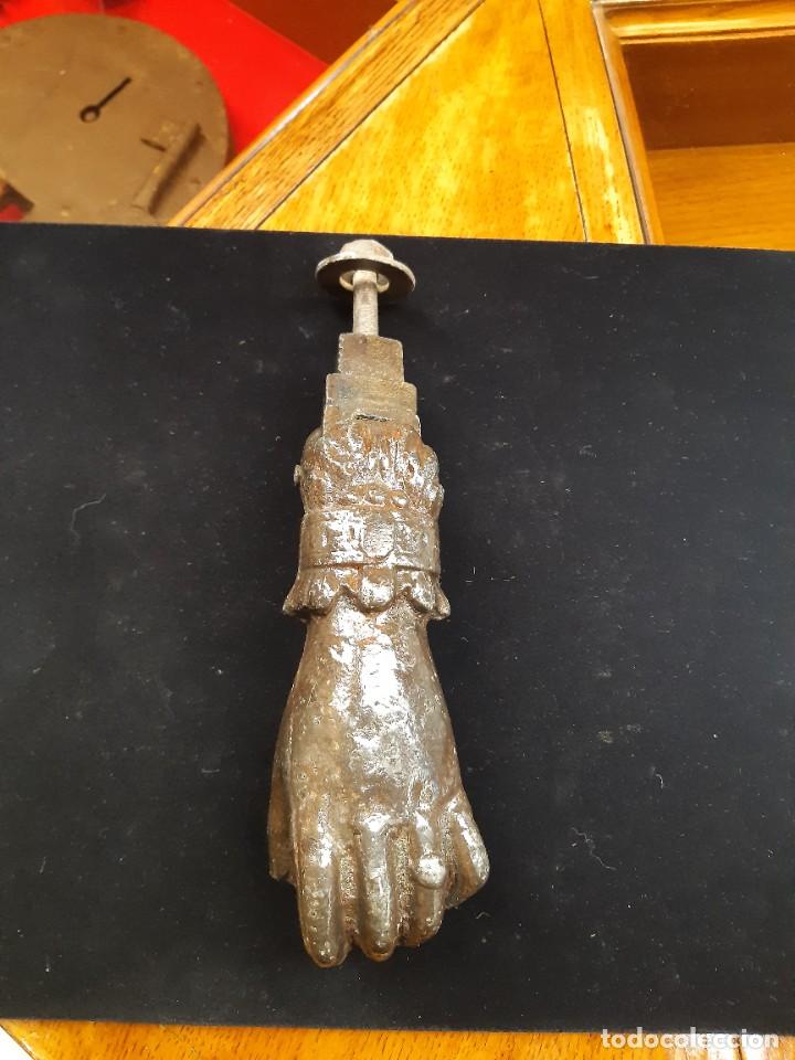 Antig&uuml;edades: ENORME ALDABA DE LA MANO DE SANTA FATIMA. - Foto 1