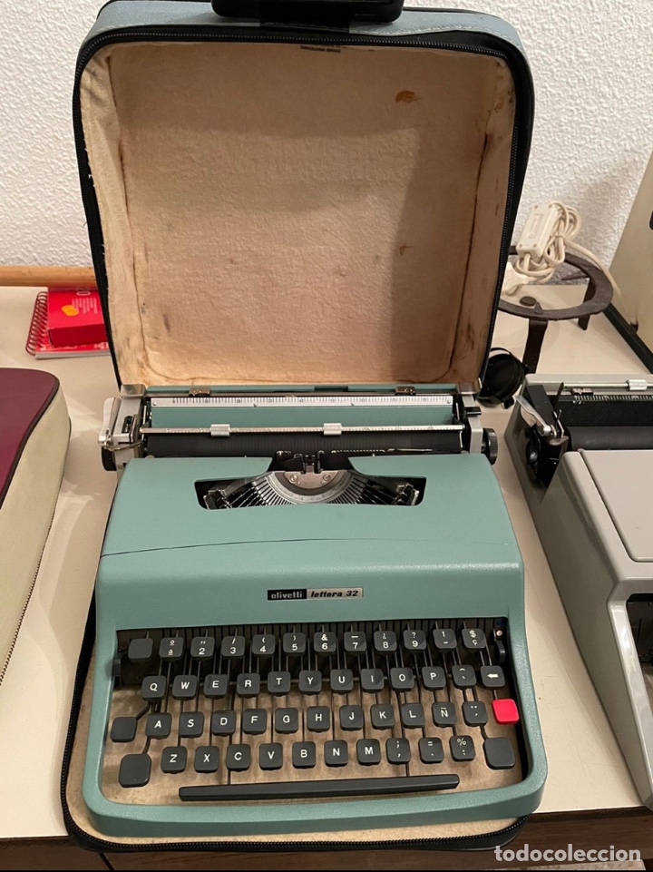 Antig&uuml;edades: 4 m&aacute;quinas de escribir - Foto 3