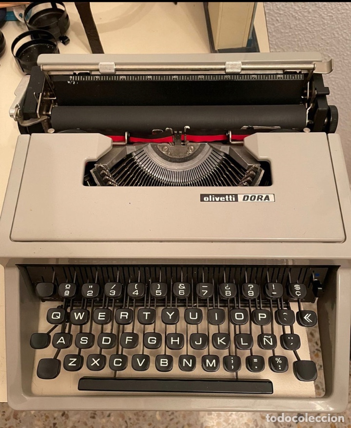 Antig&uuml;edades: 4 m&aacute;quinas de escribir - Foto 5