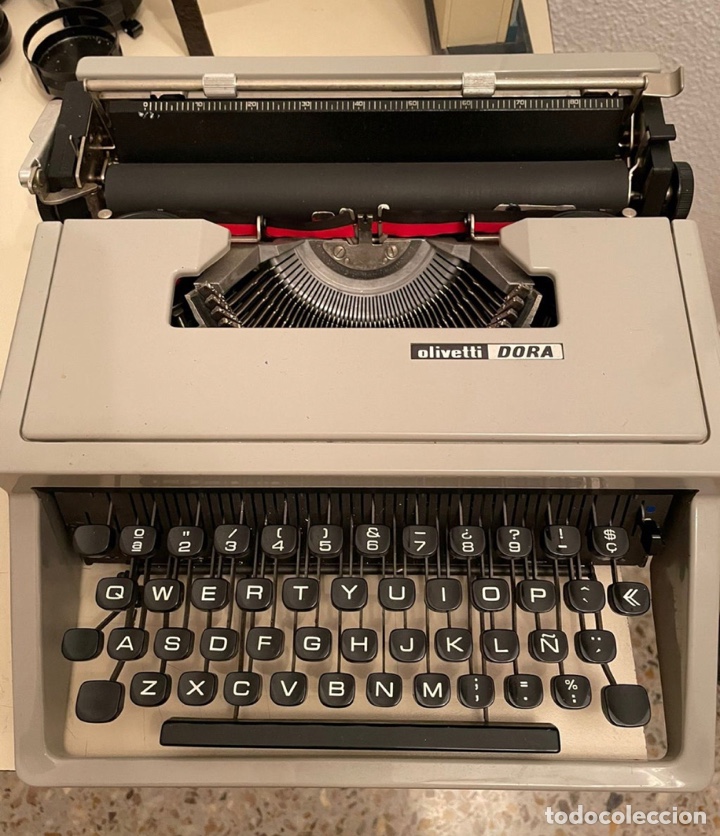 Antig&uuml;edades: 4 m&aacute;quinas de escribir - Foto 6