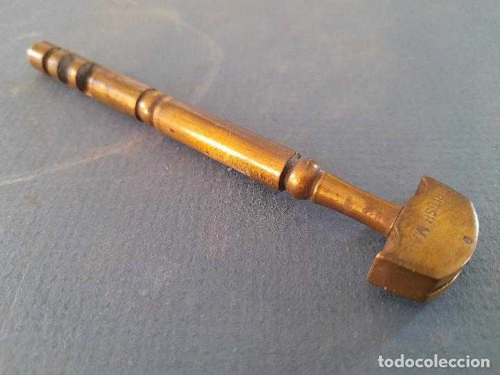 Antig&uuml;edades: cortacristales britanico de laton, 11cm aprox - Foto 2