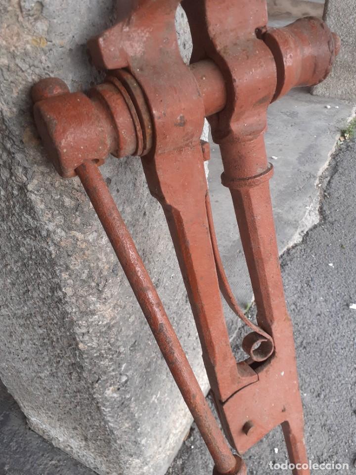 Antig&uuml;edades: Tornillo de herrero - Foto 5
