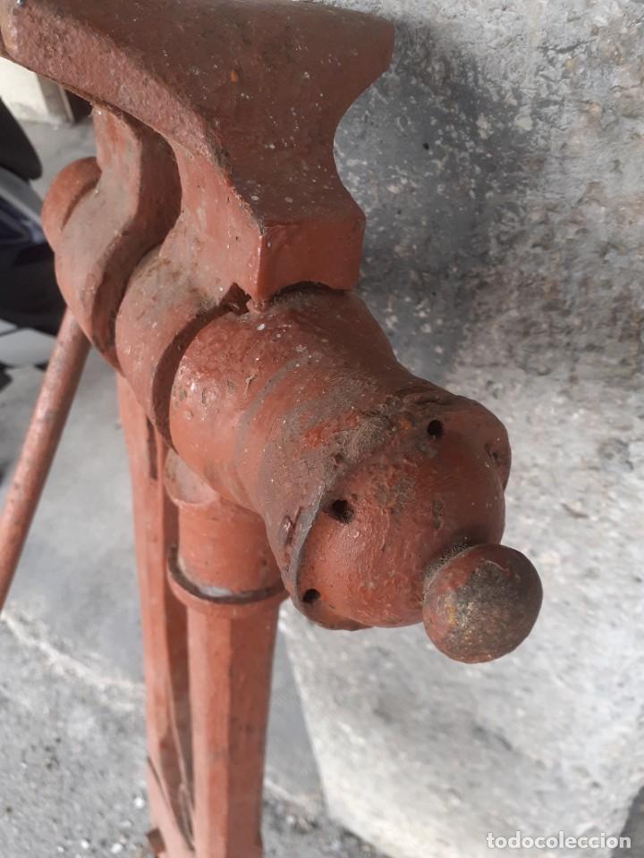Antig&uuml;edades: Tornillo de herrero - Foto 6